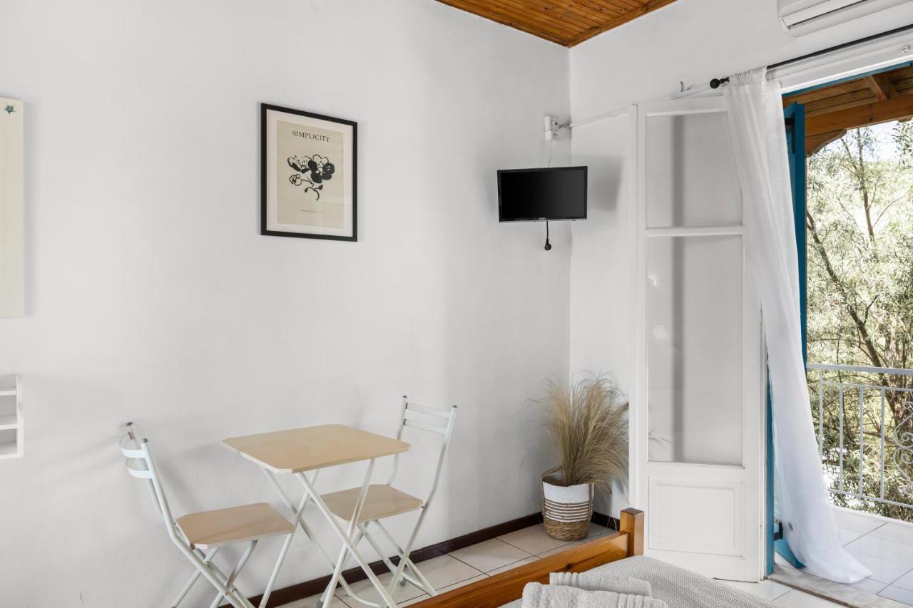 Oceanis Rooms Mikros Gialos Luaran gambar