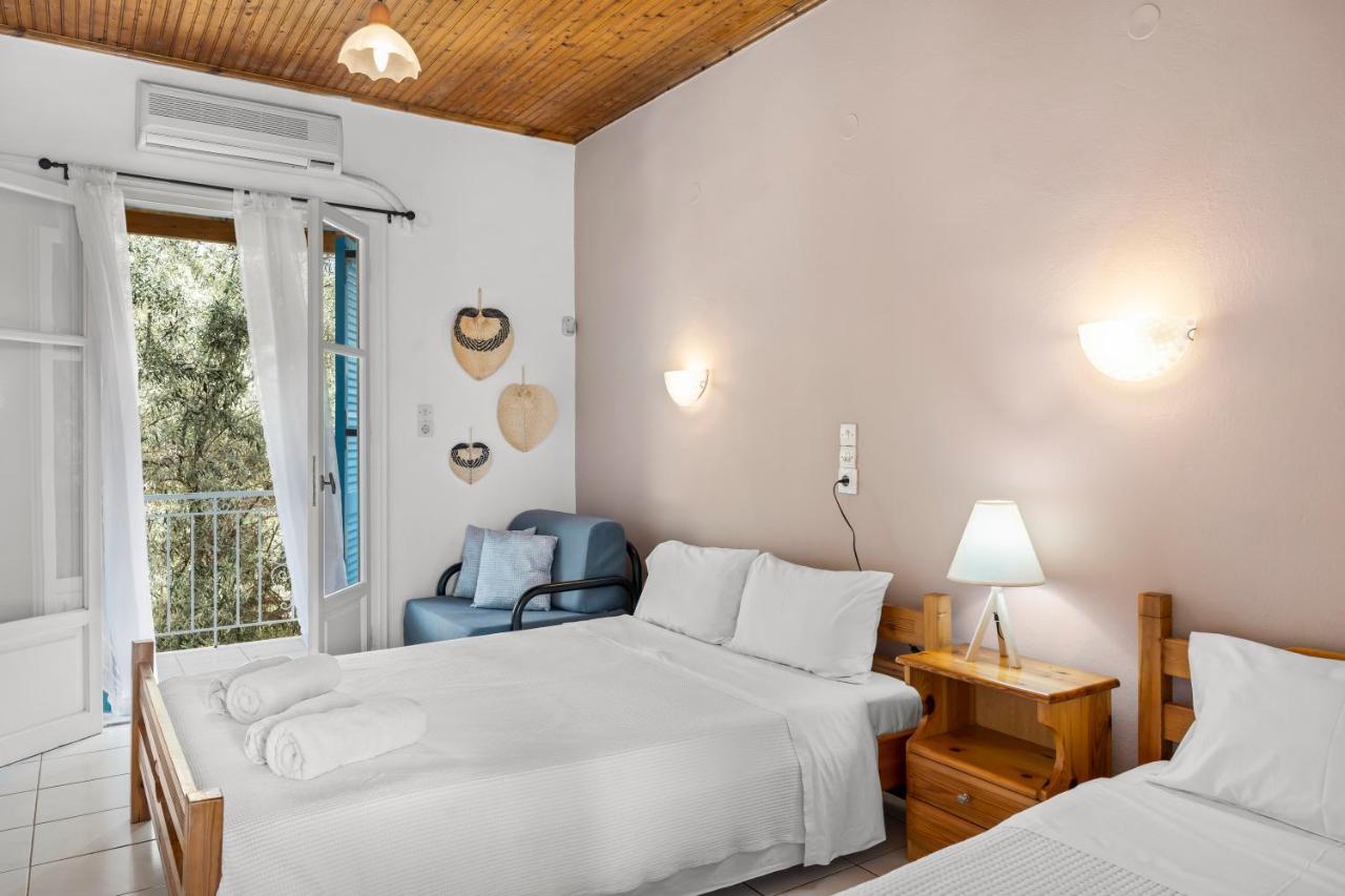 Oceanis Rooms Mikros Gialos Luaran gambar