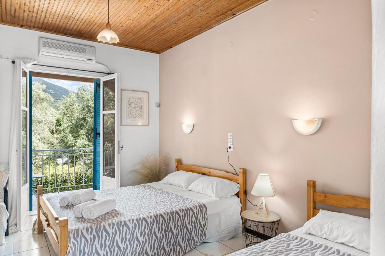 Oceanis Rooms Mikros Gialos Luaran gambar