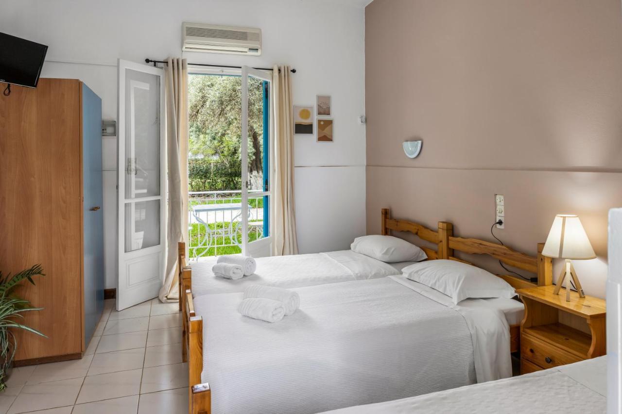 Oceanis Rooms Mikros Gialos Luaran gambar